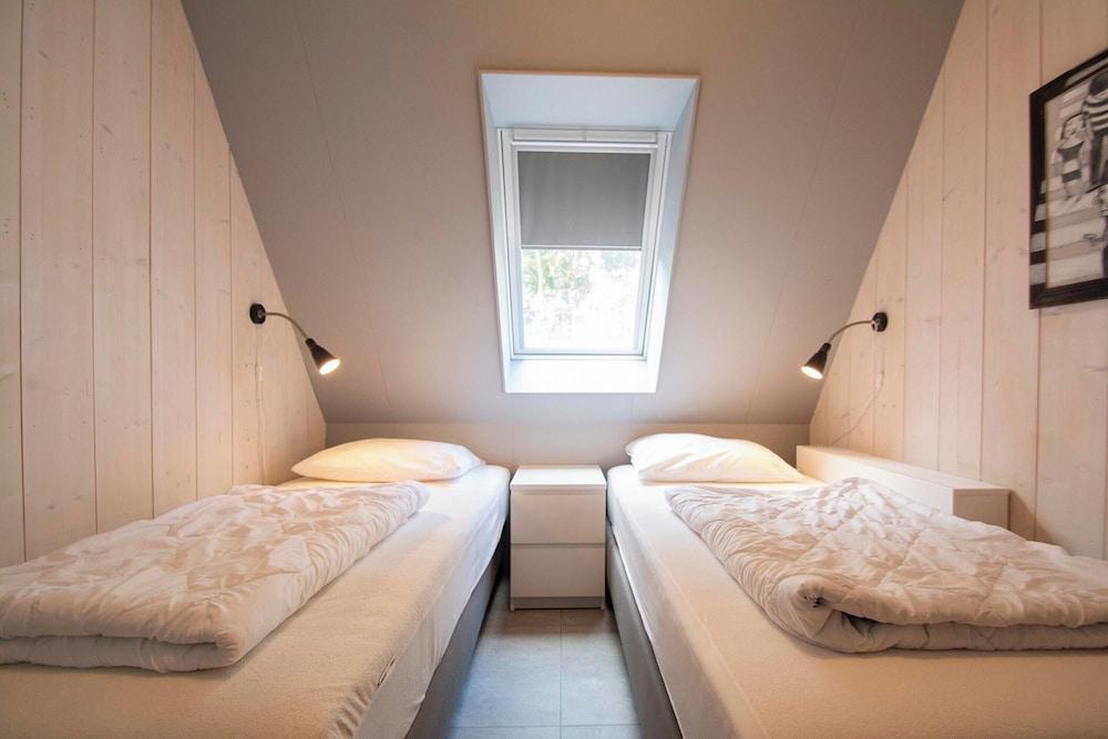 Luxury Holiday Home by Seaside and Dunes