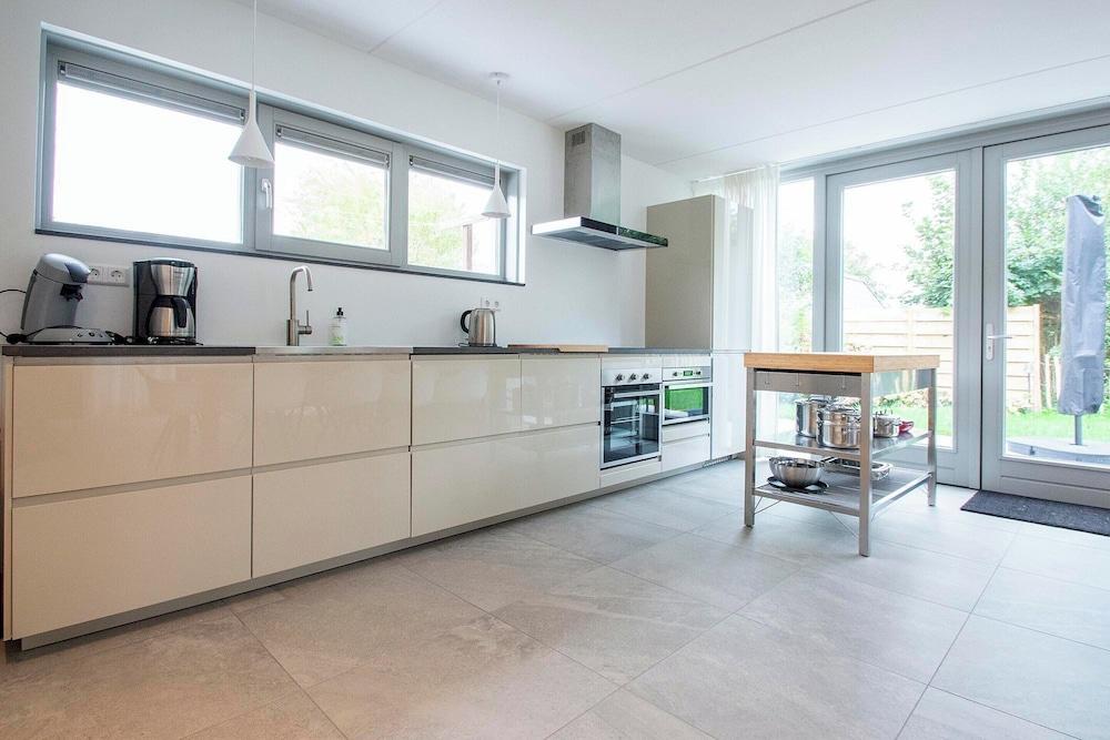 Luxury Holiday Home by Seaside and Dunes