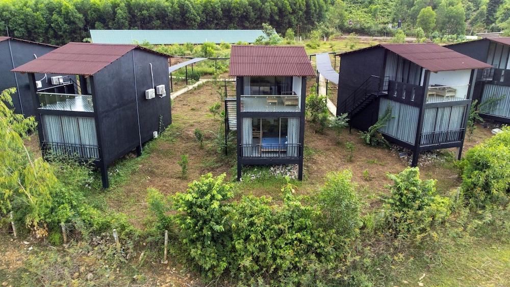 Nguyen Shack Retreat