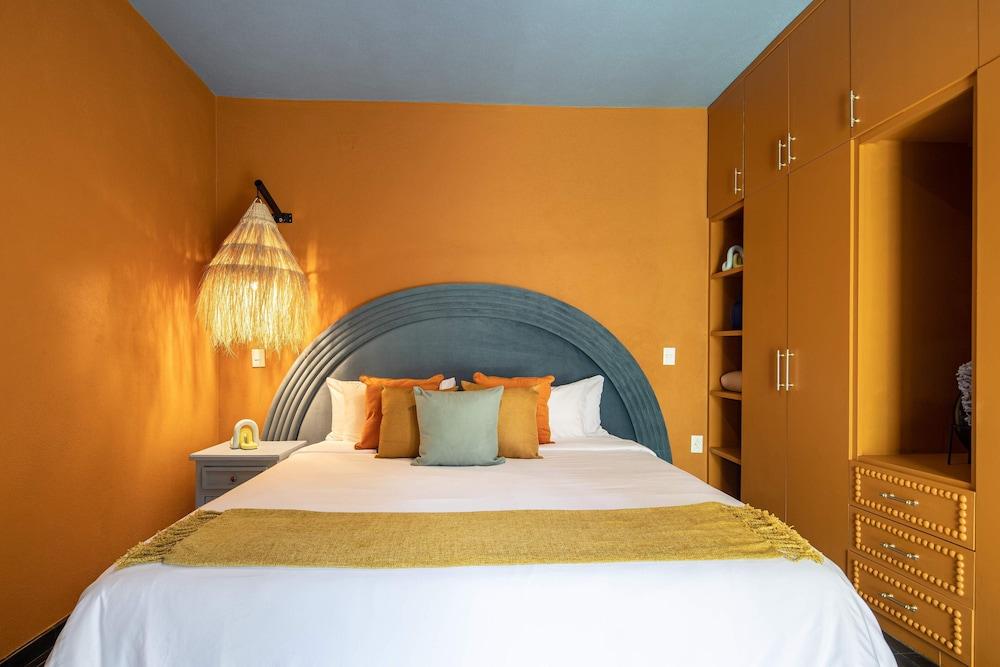 Vibrant 3Bed Villa - A Deco Retreat