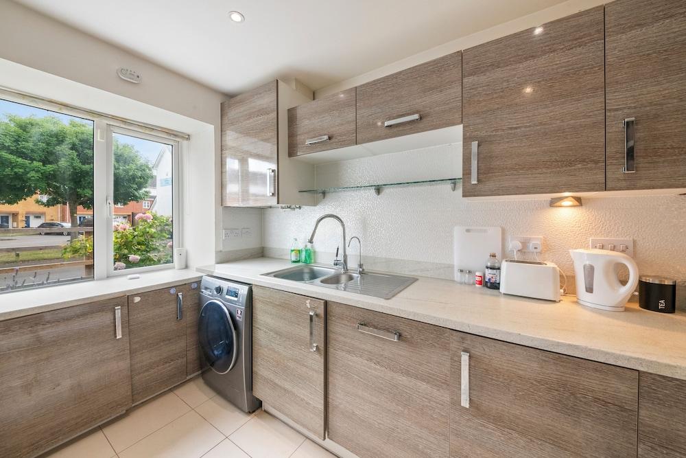 Charming 3 Bedroom House in Reading