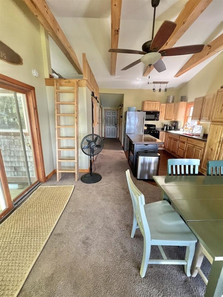 Boomfish Limit 5 2 Bedroom Cottage by RedAwning