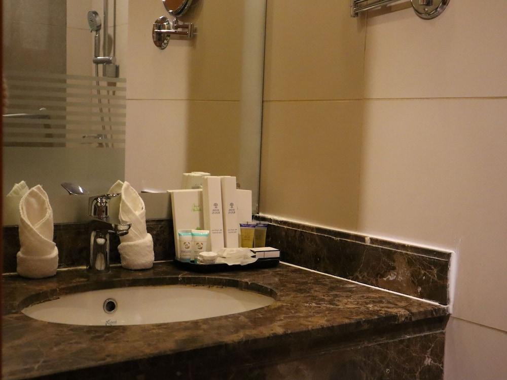 Al Mukhtara Plaza Hotel