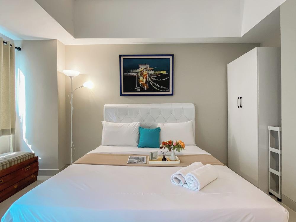 Best Place and Homey Studio Apartment LRT City Jatibening