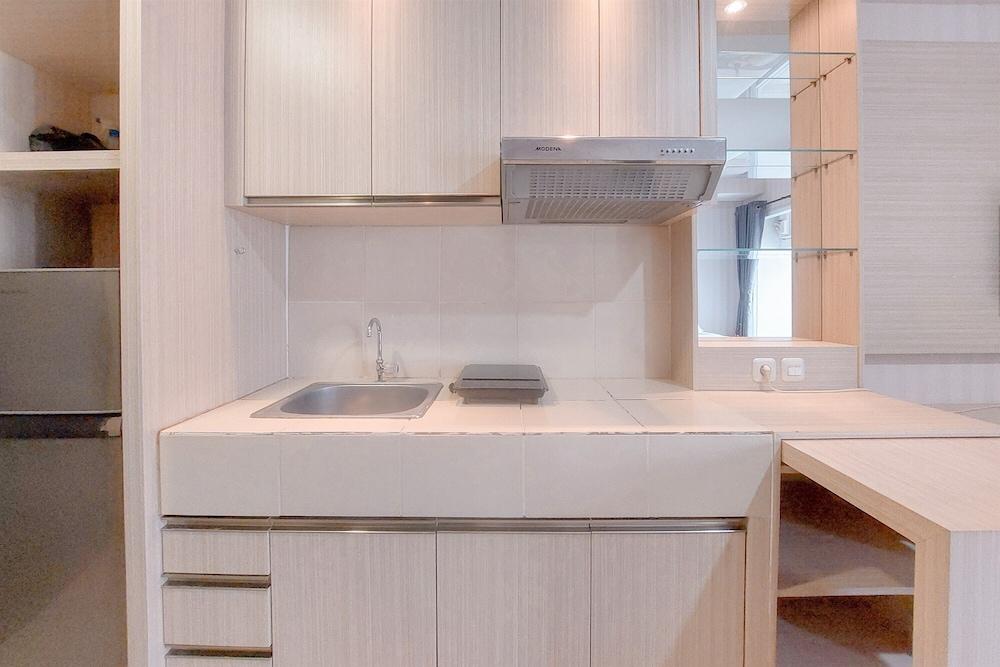 Cozy Living Studio At Paramount Skyline Apartment