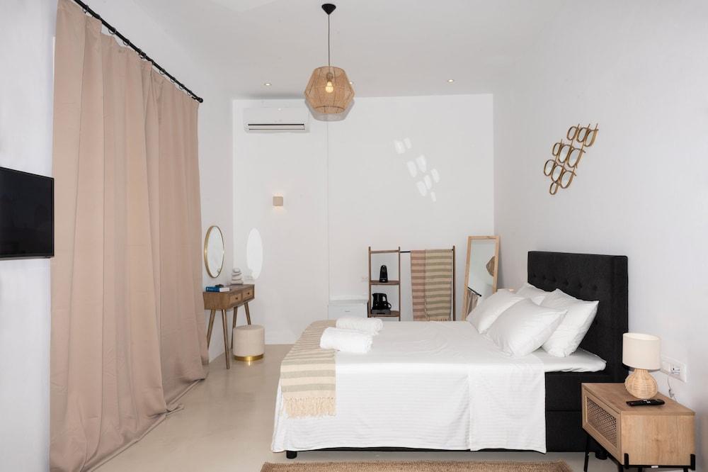 Adyton Luxury Suites & Pools Mykonos