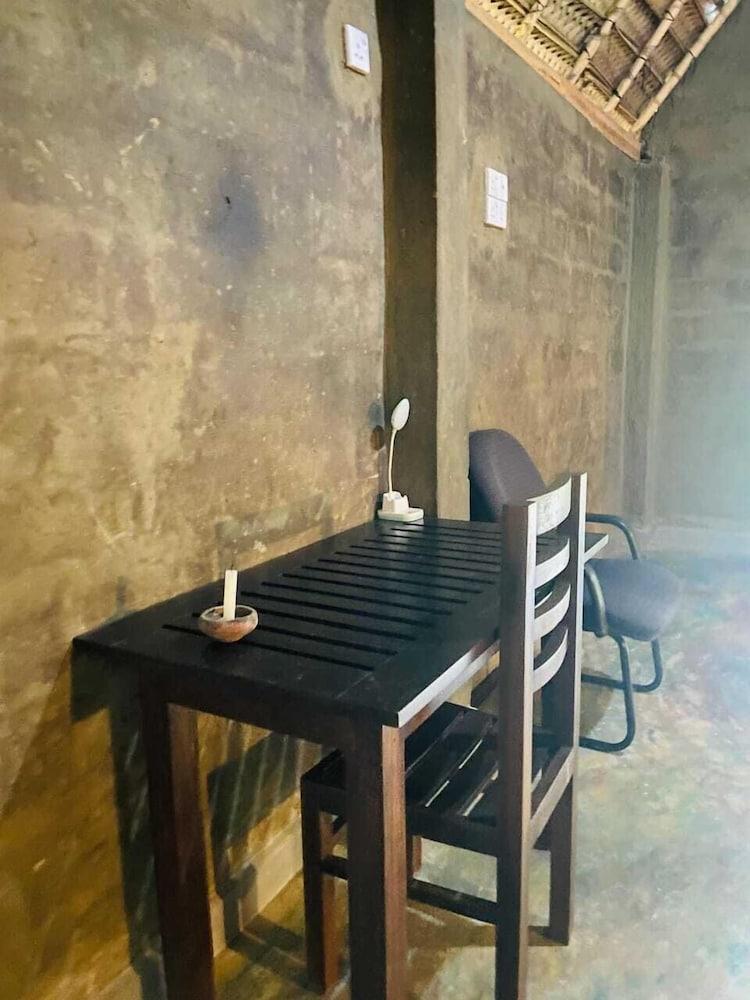 Gagees Lake View Cabana