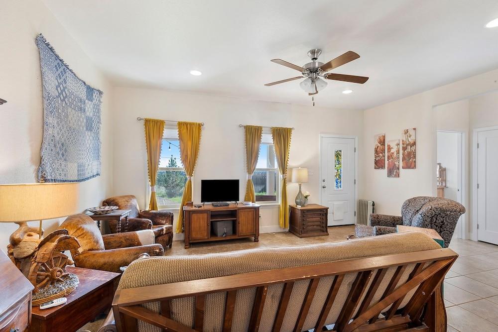 Trails Sisters-calm on the Edge of Town