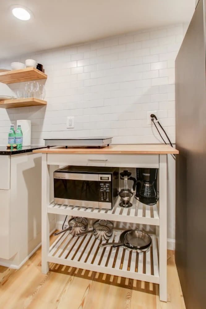 Private Studio in Serene DC Neighborhood