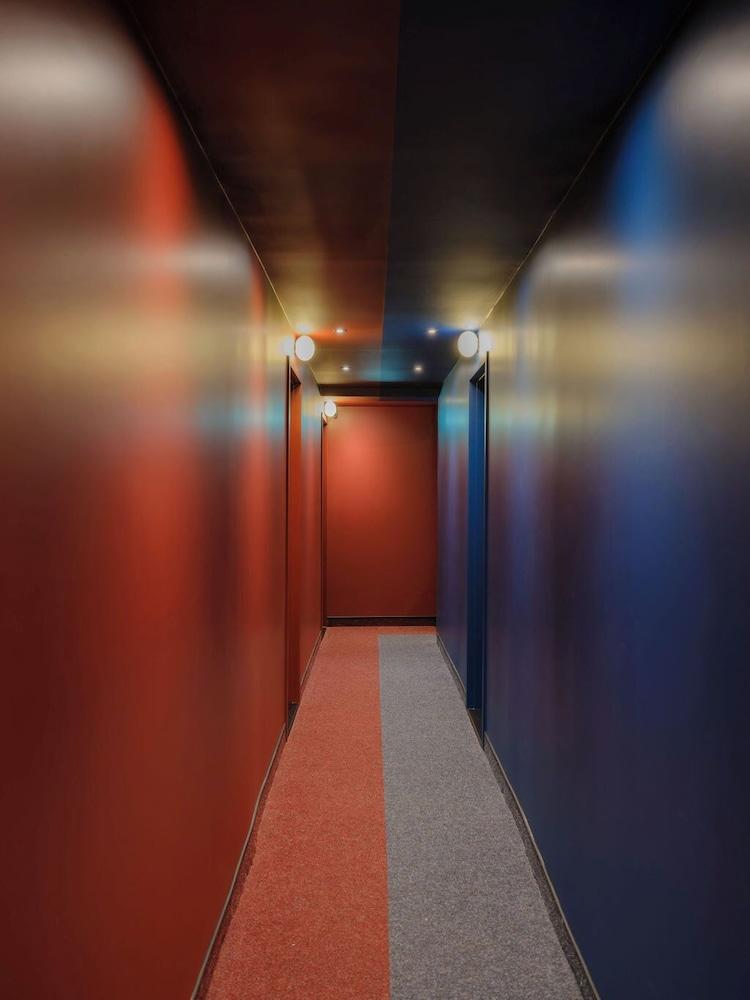 Rose Hôtel Invisible