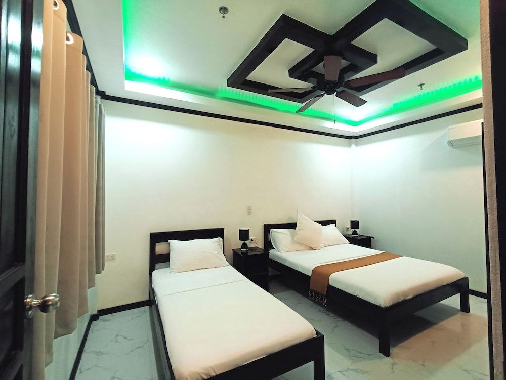 Hotel Oasis Port Barton