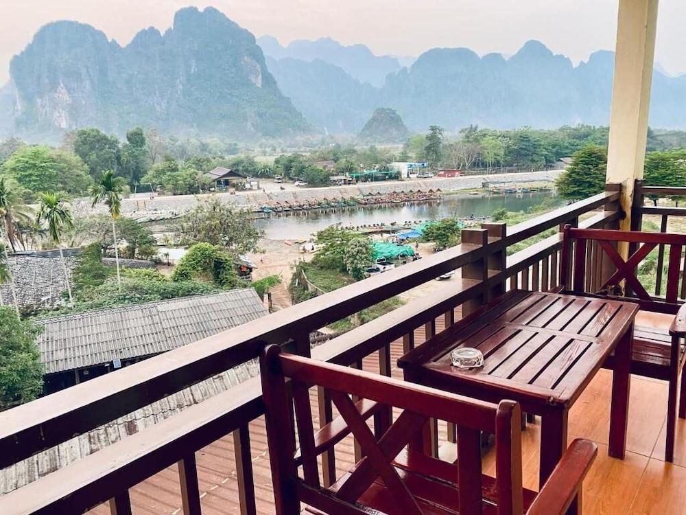 Vang Vieng Namsong River view Hotel