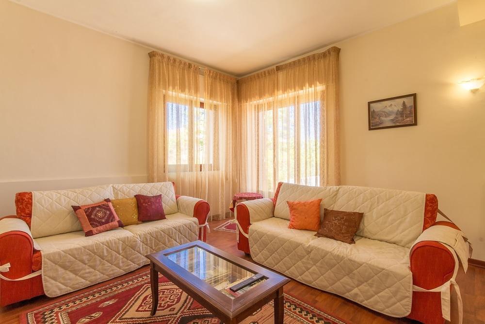 Villa With Volcano View