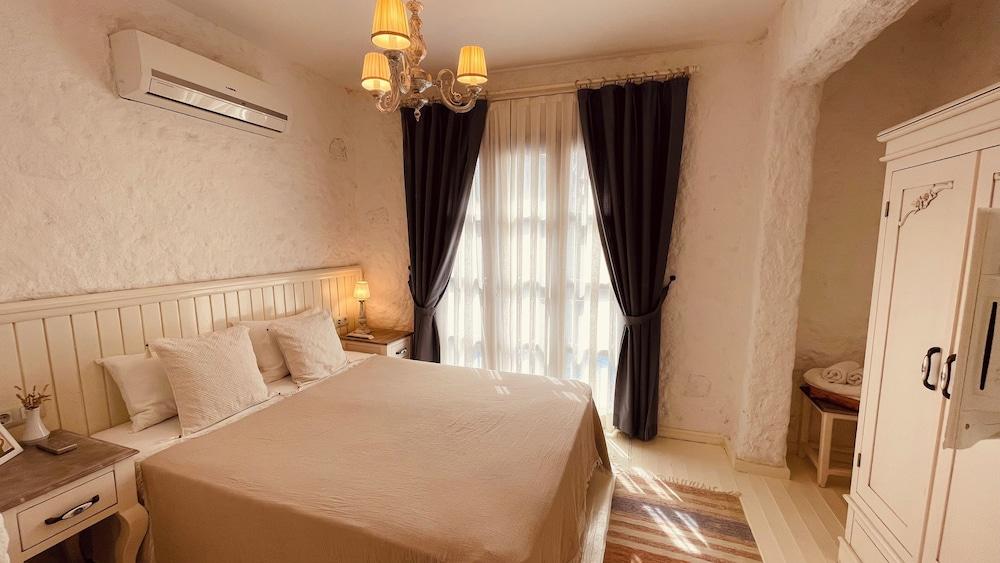 Mina Otel by Adda Alaçatı