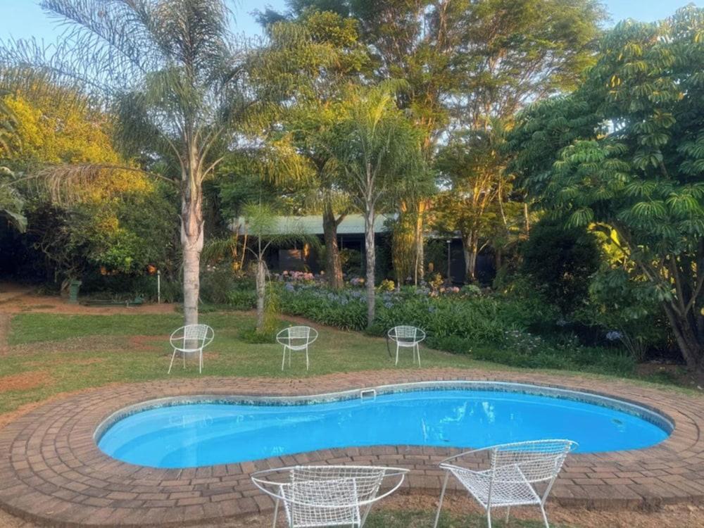 Room-busa House Self-catering Unit