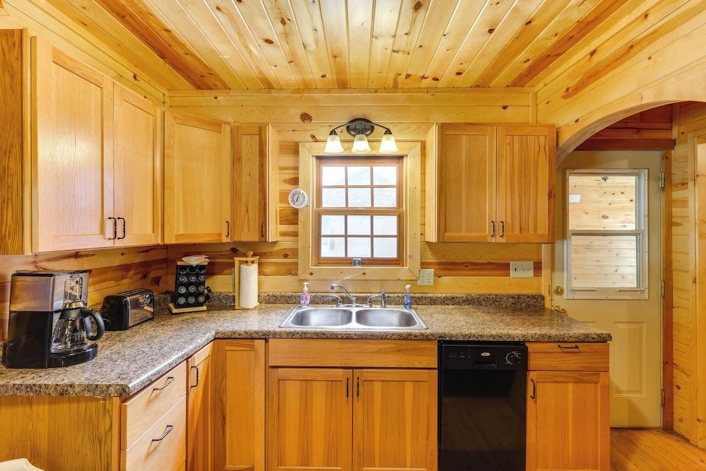 Deadwood 'wolf Cabin' w/ Fire Pit & Grill