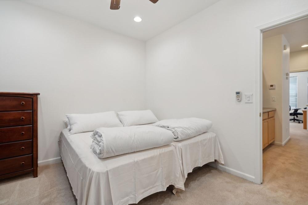 Sunny Serenity: Pet Friendly 5BR Home In San Jose by RedAwning