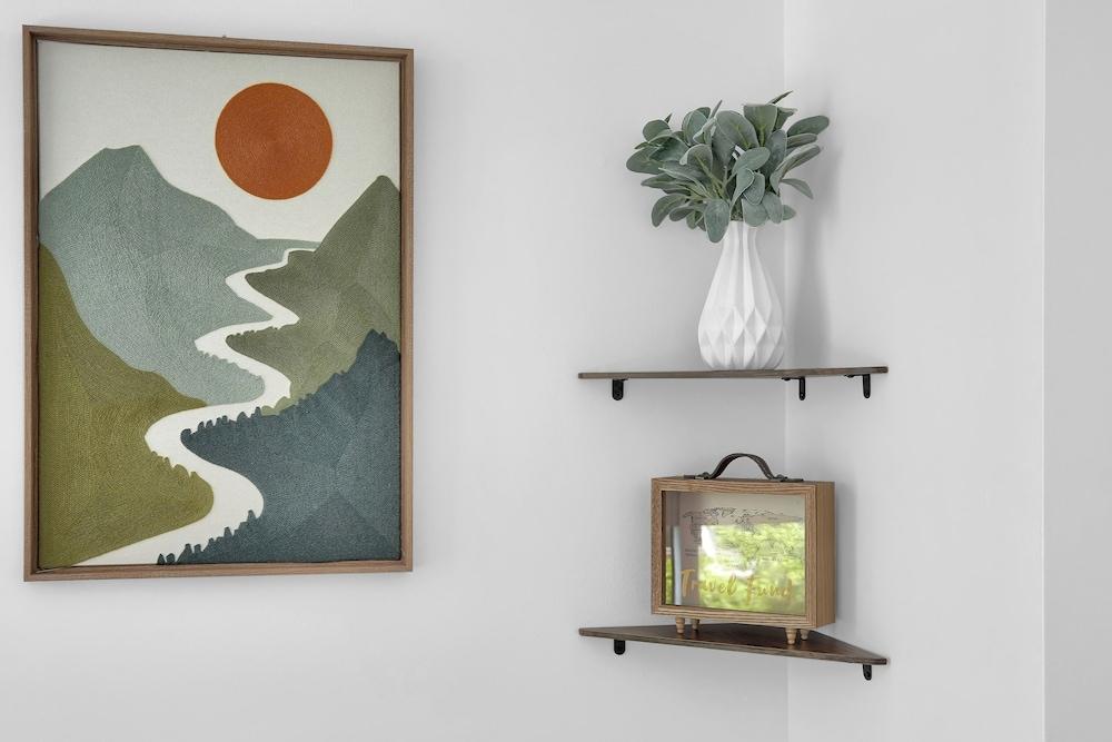 Serene Cozy Retreat with Balcony