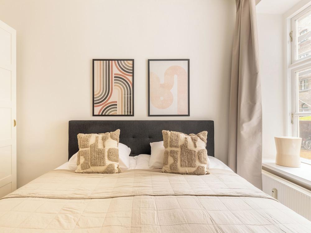 Sanders Noble - Fantastic 5-bdr Apt in the Capital