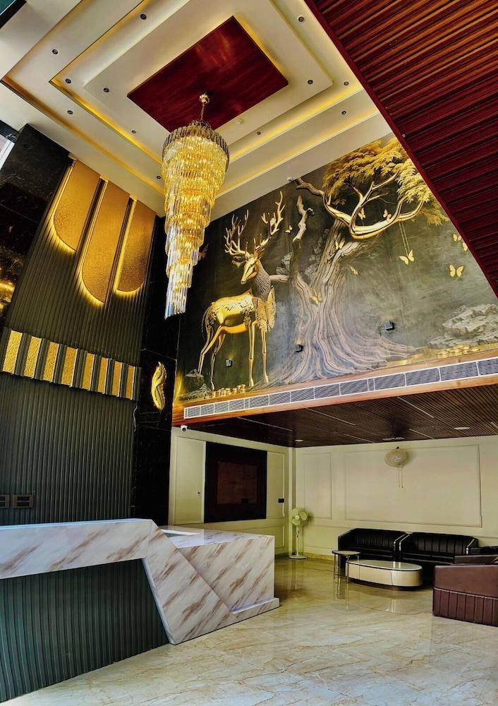 The Grand Oasis Hotel & Resort