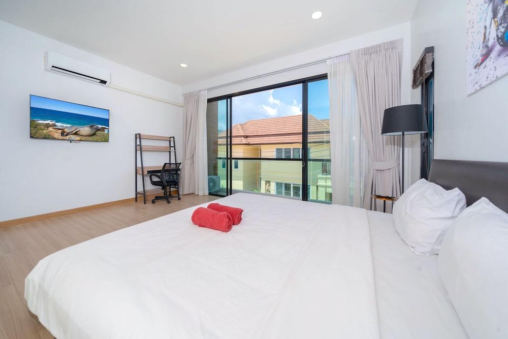 Sleek & Private Pool 2BR Villa Twiky