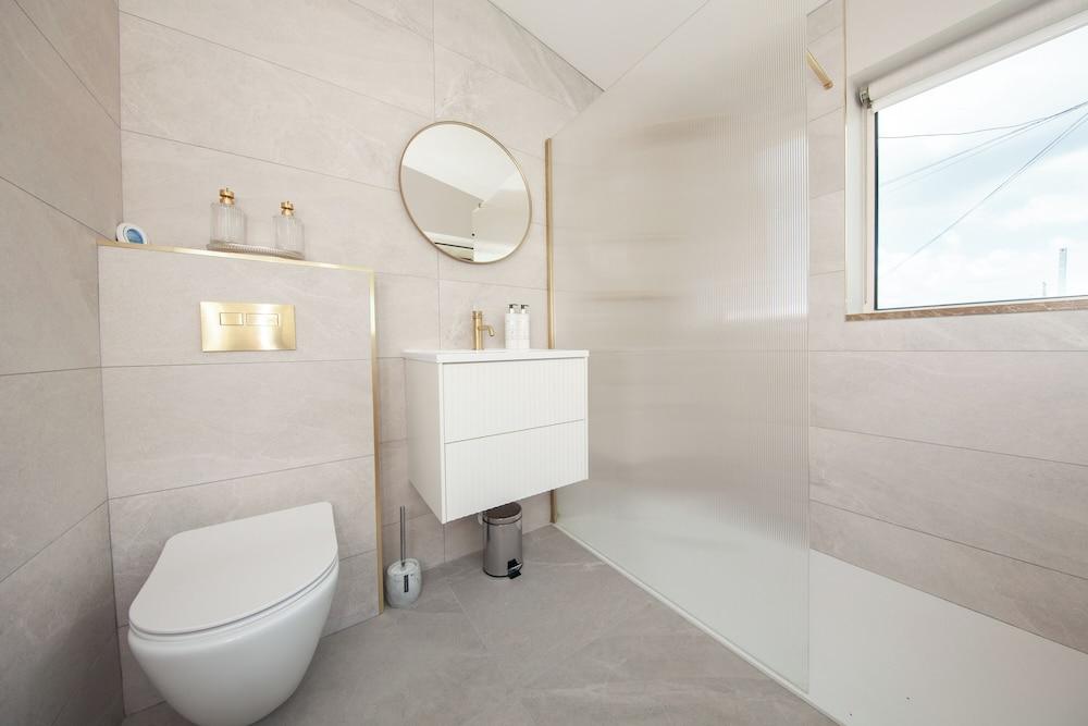 Dublin Retreat Sleeps 6 With Parking