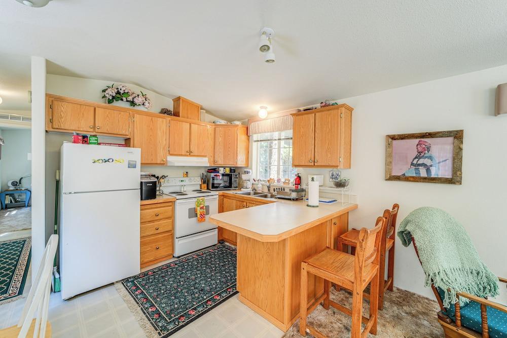 Peaceful Entiat Home: Pets Welcome!