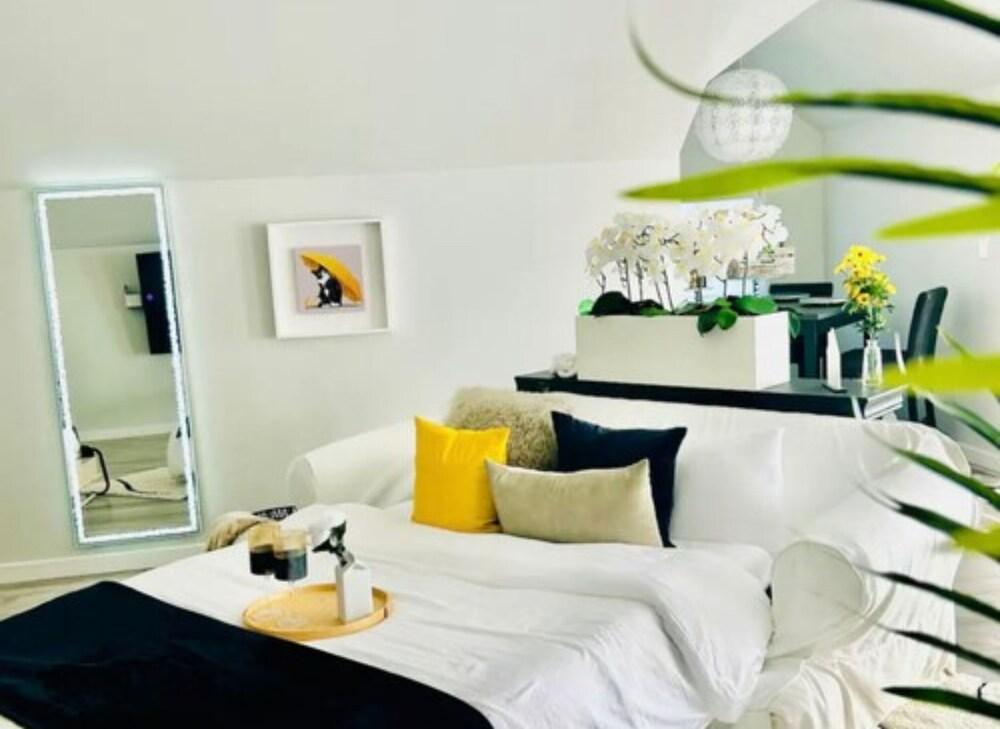 Luxury apartment on the beach nassau