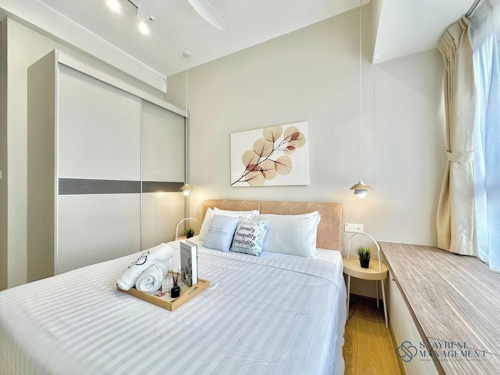 Country Garden Danga Bay Sea View Homestay by Stayrene