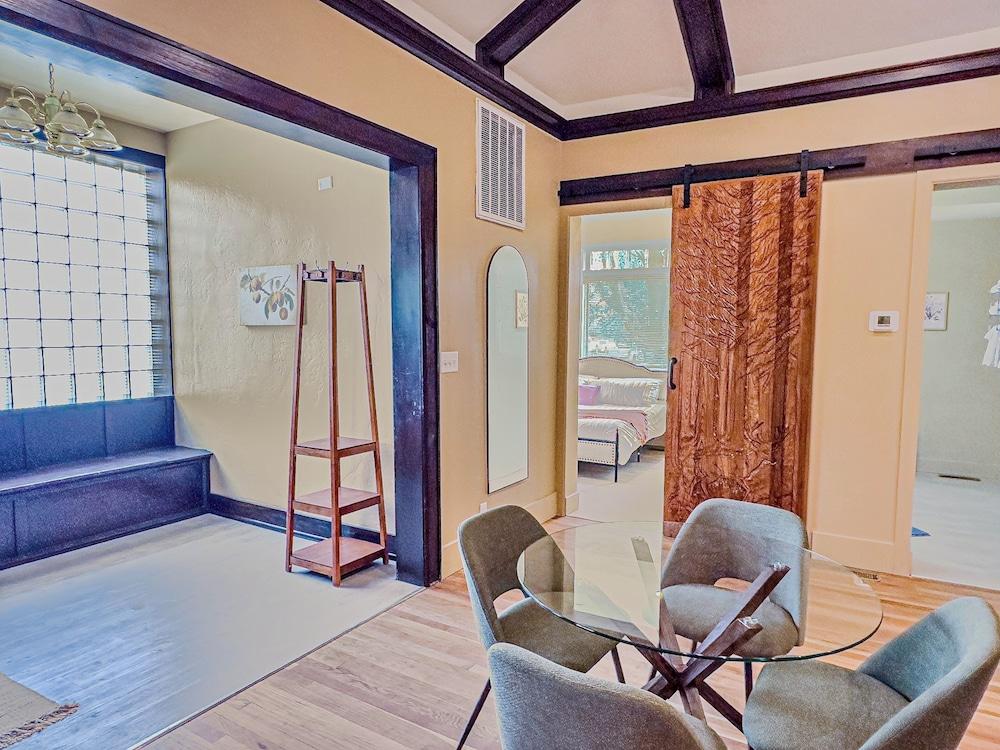 Peach Street Inn by WanderLodges