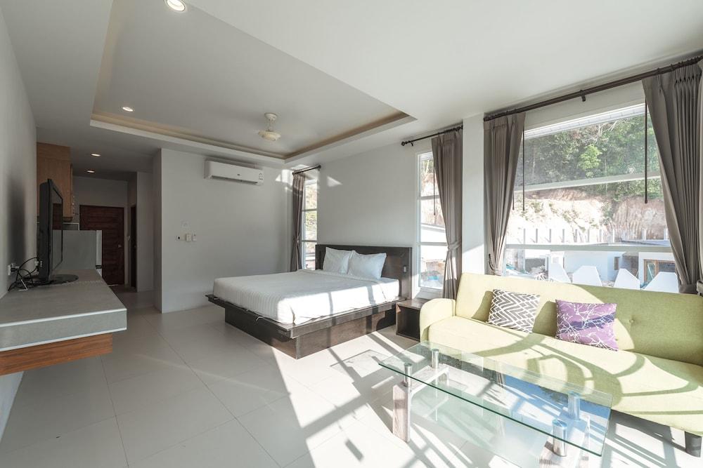 Calm and Spacious Studio View 1