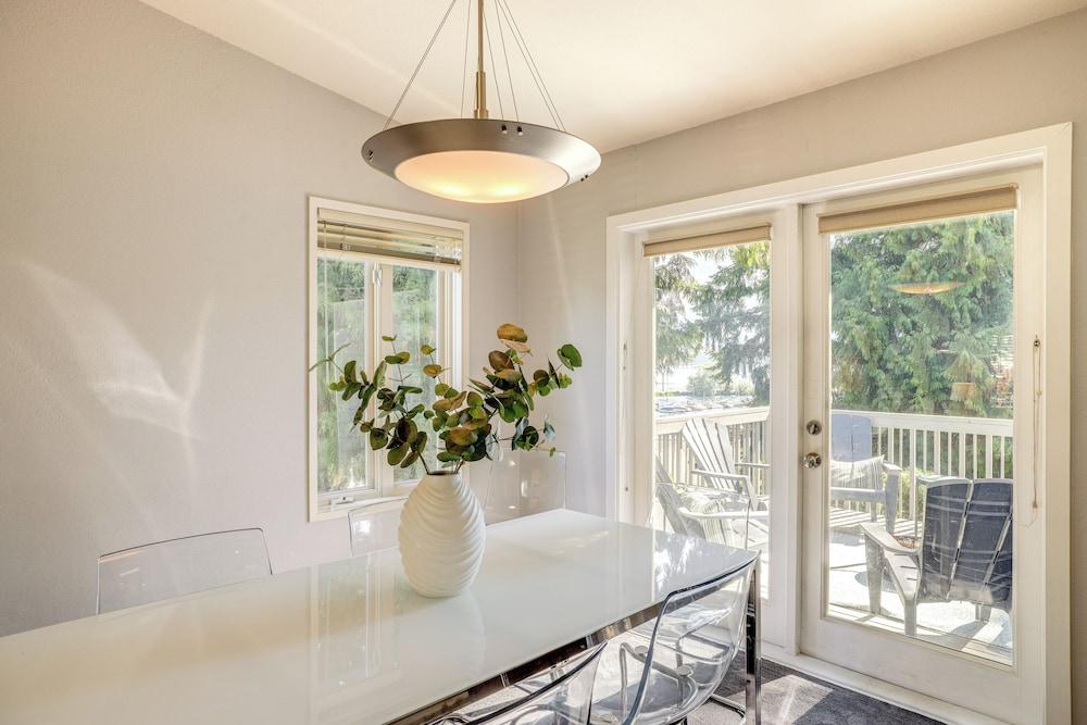 Sudden Valley Home ~ 1 Block to Lake Whatcom!