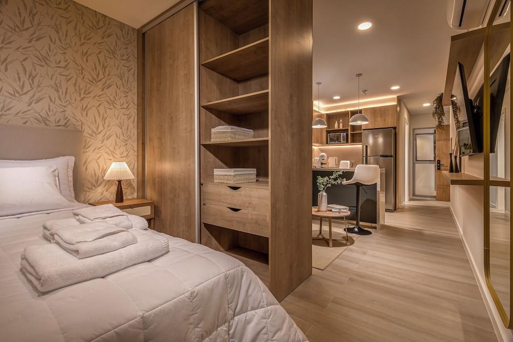 Houze Stay & Residences by AVA