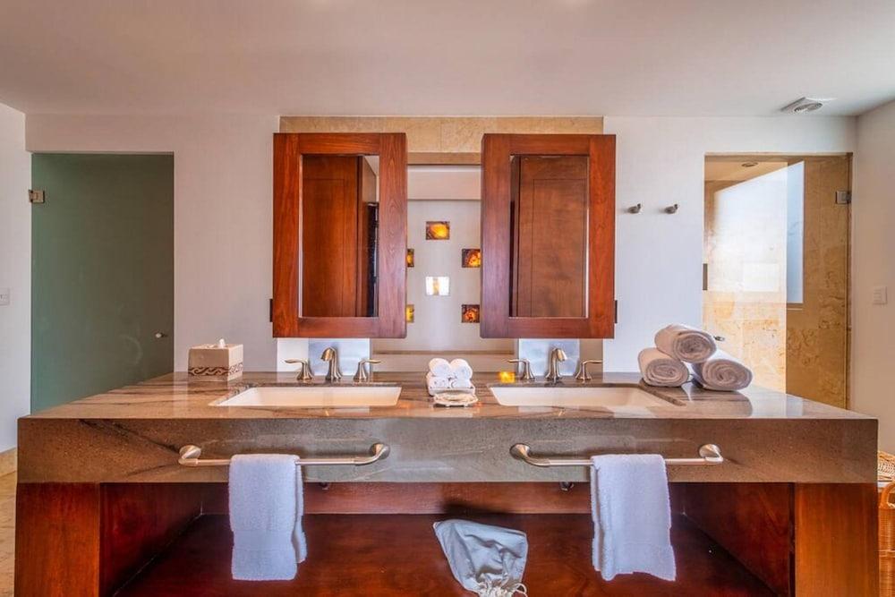 Celeste Curamoria Collection 2BD Ocean View