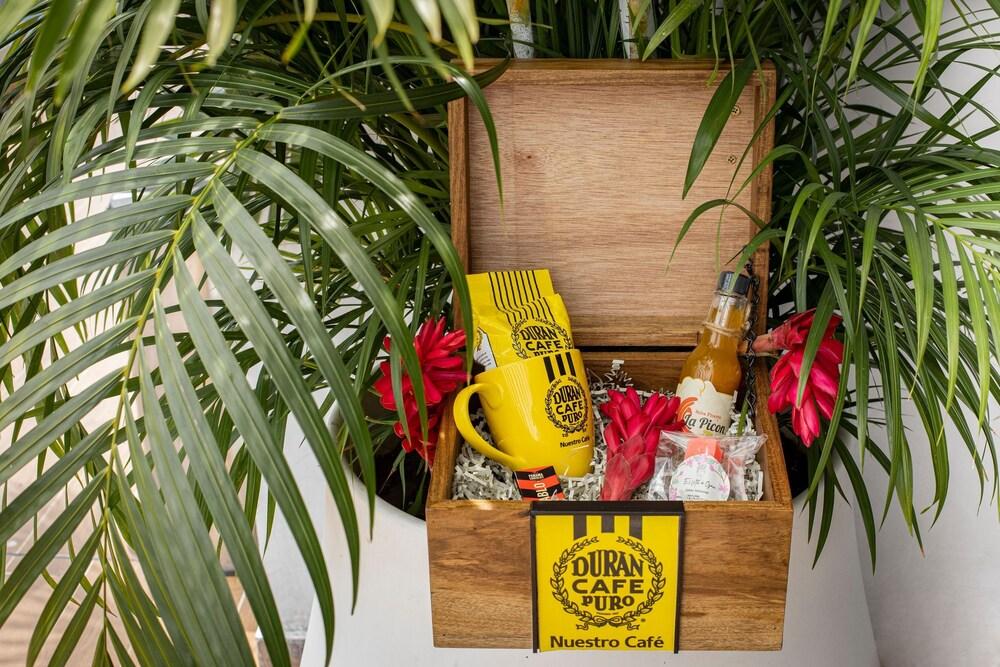 The Spacious Condo by Acomodo