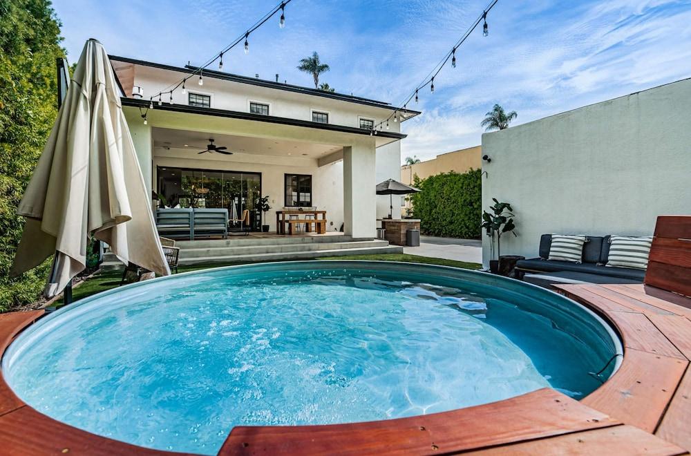 Spacious 5 BR Near Heart of South Park