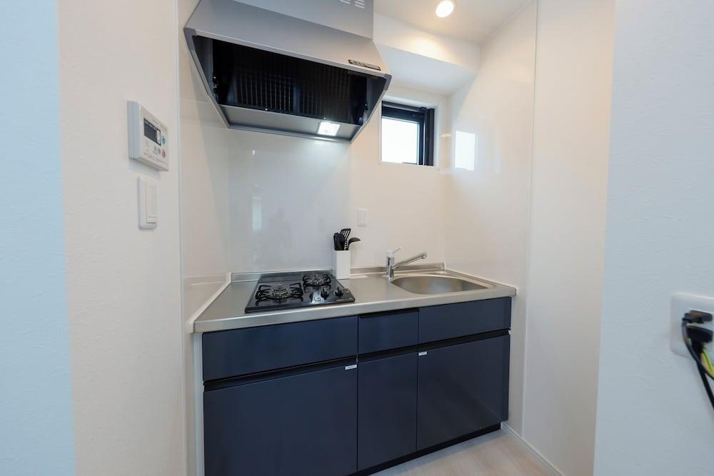 LIVION V Hatagaya by Tranova