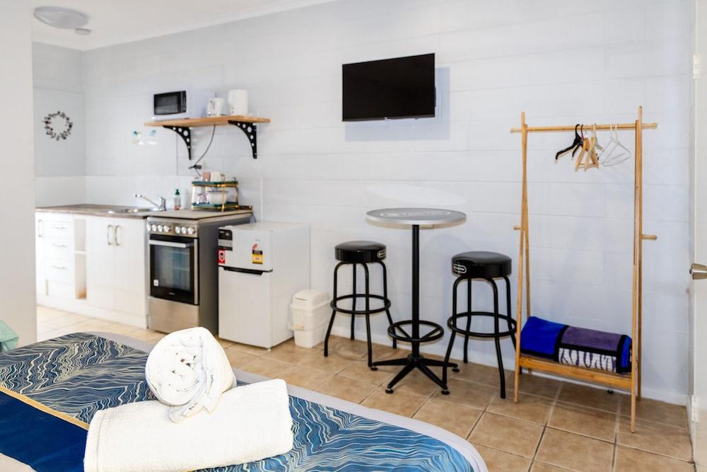 Innisfail Riverfront Motel