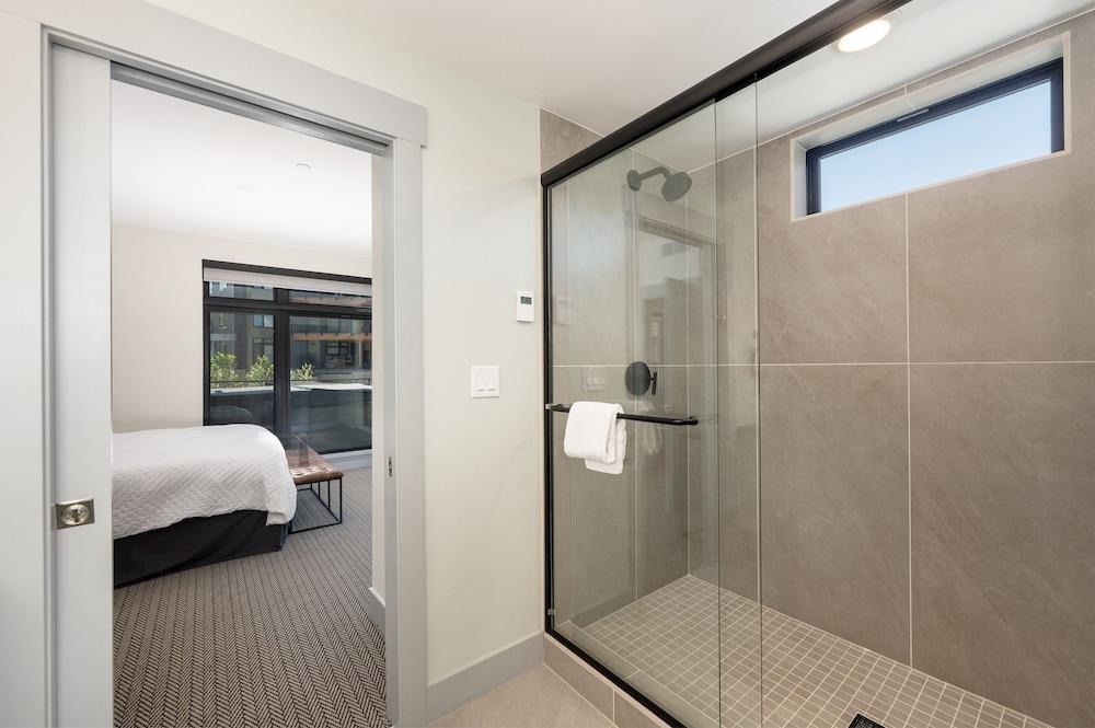 Timber Fox 1208 3 Bedroom Apts by RedAwning