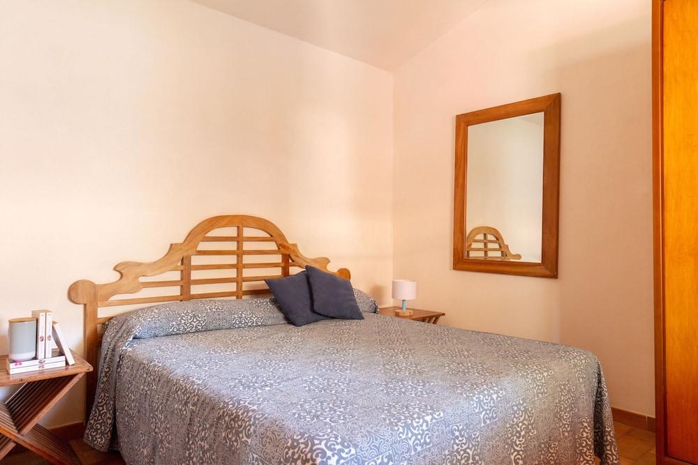 Residence with private beach in Talamone