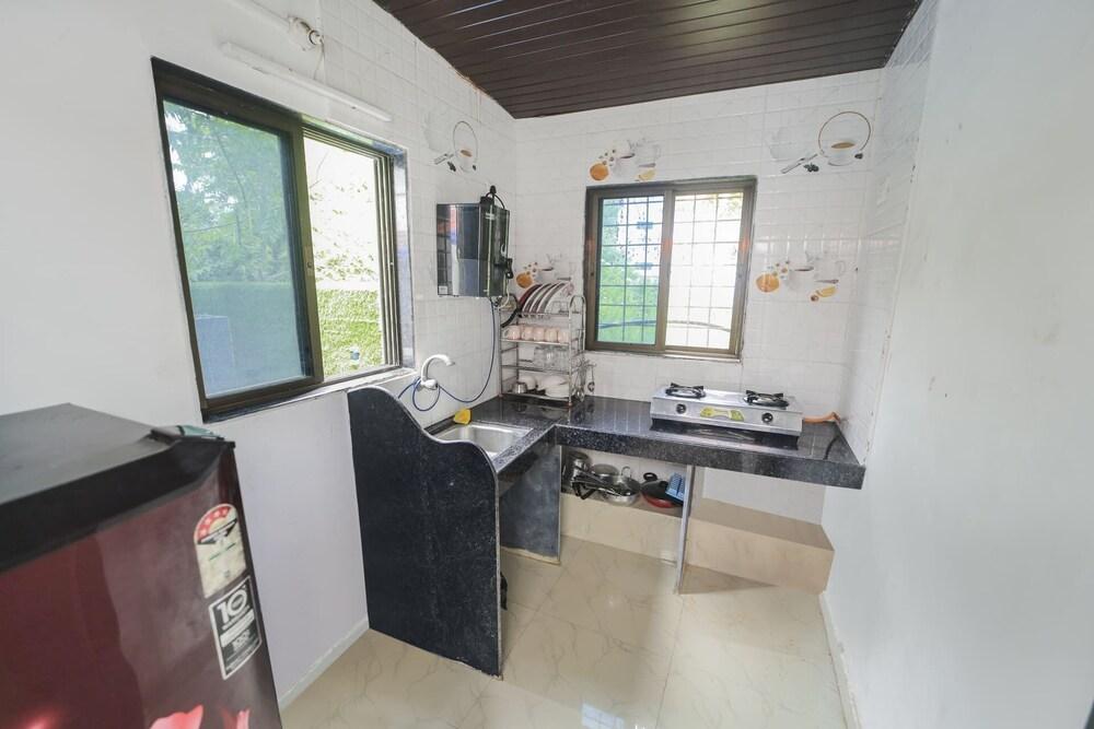 3BHK w/Pool - Dream Habitat by Universe Villas