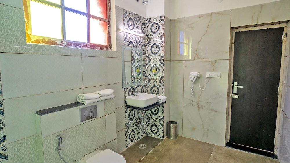 Doongar fort 7 km from ambaji