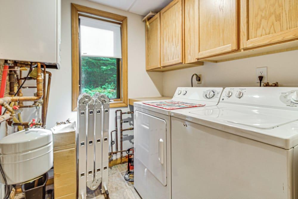 Peaceful Highland Lake Home w/ Kayaks, Dock Access