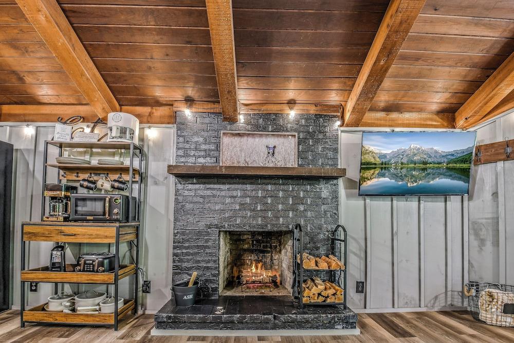 Light'n Bug Bungalow