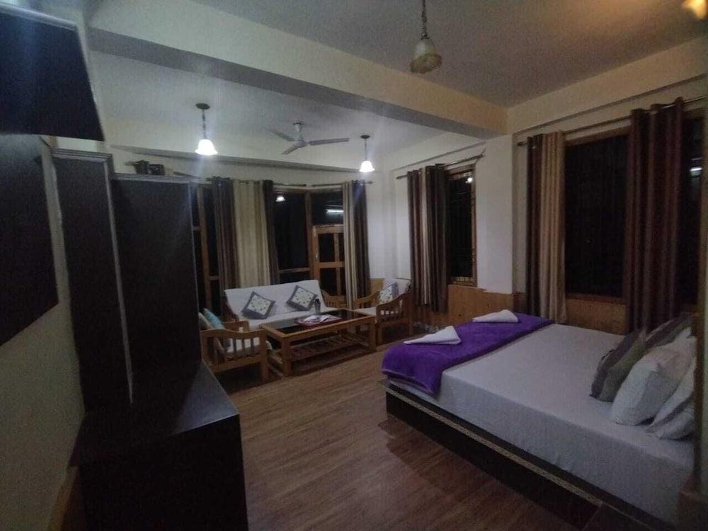 Orange Sky Homestays Jibhi