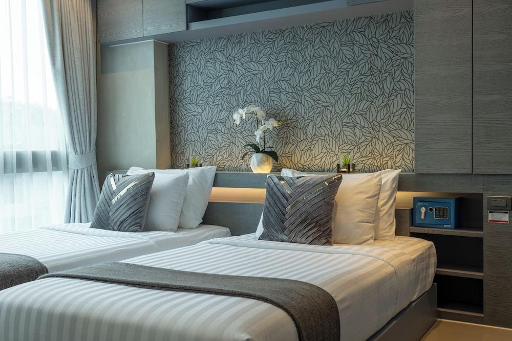 Nicest Condo in City gate Kamala  c118