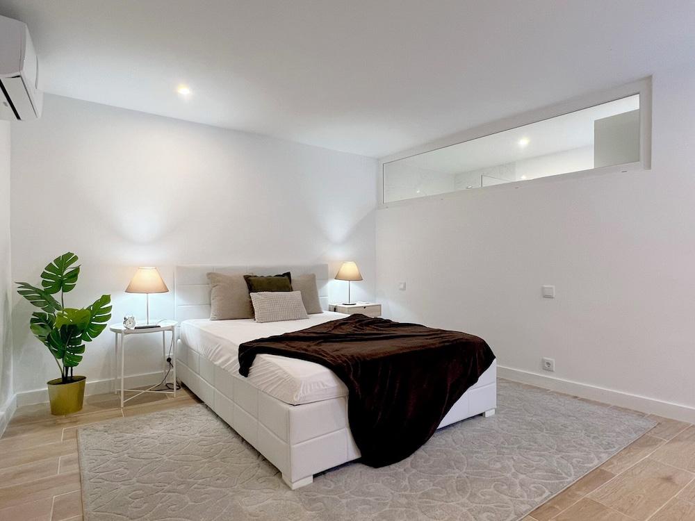 Casas Capela by O'Porto Seven