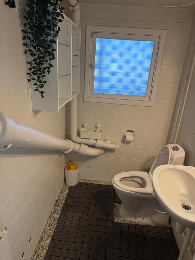 Room in Guest Room - North Beach Inn House