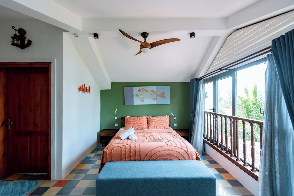 Salt Villa 3BR Oceanview An Bang Beach