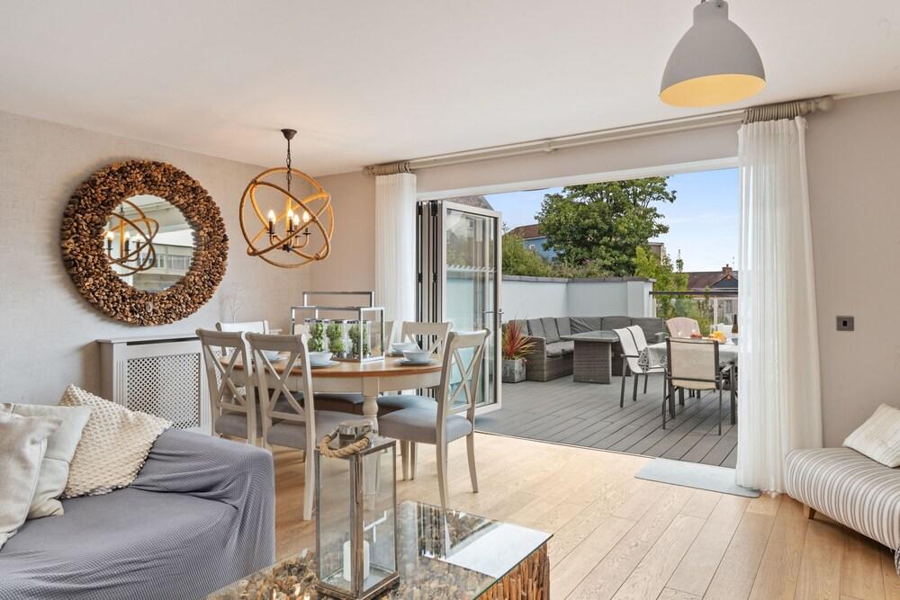 Ger Y Mor - Village Centre With Parking